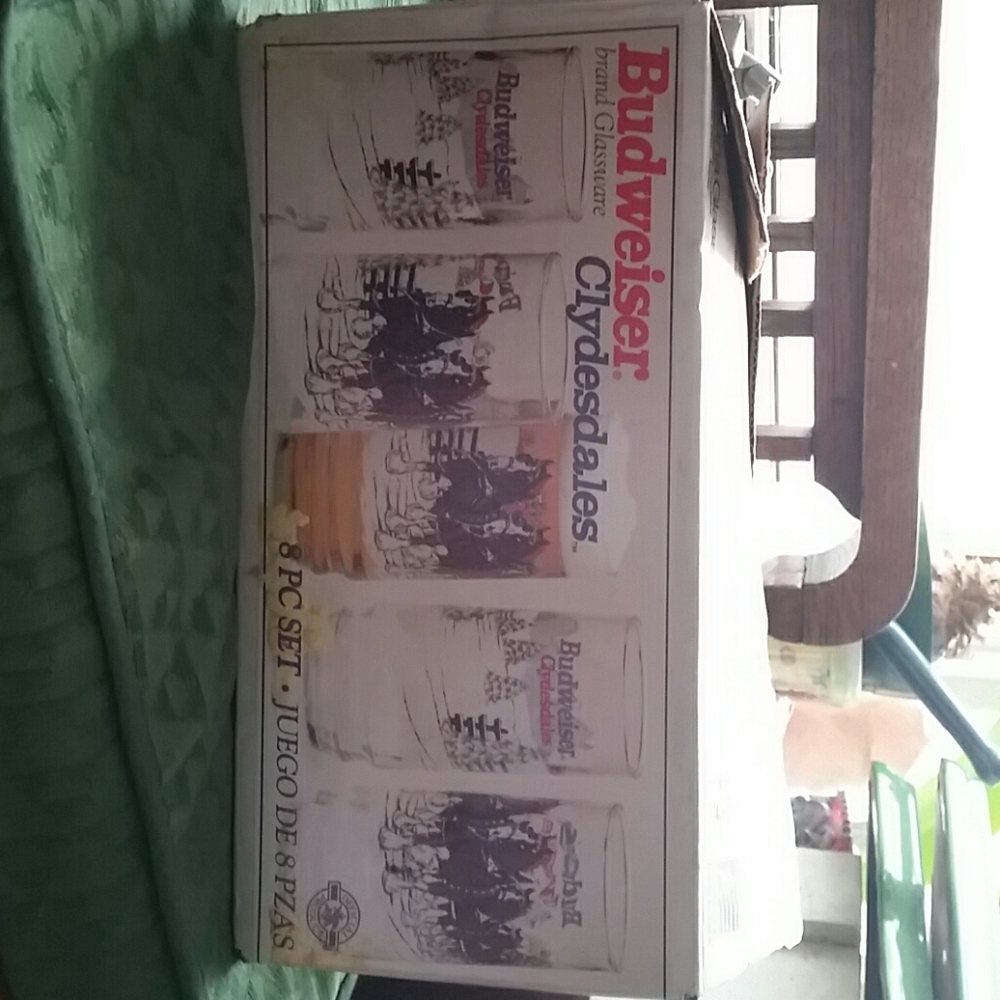 Budweiser clydesdale glass set